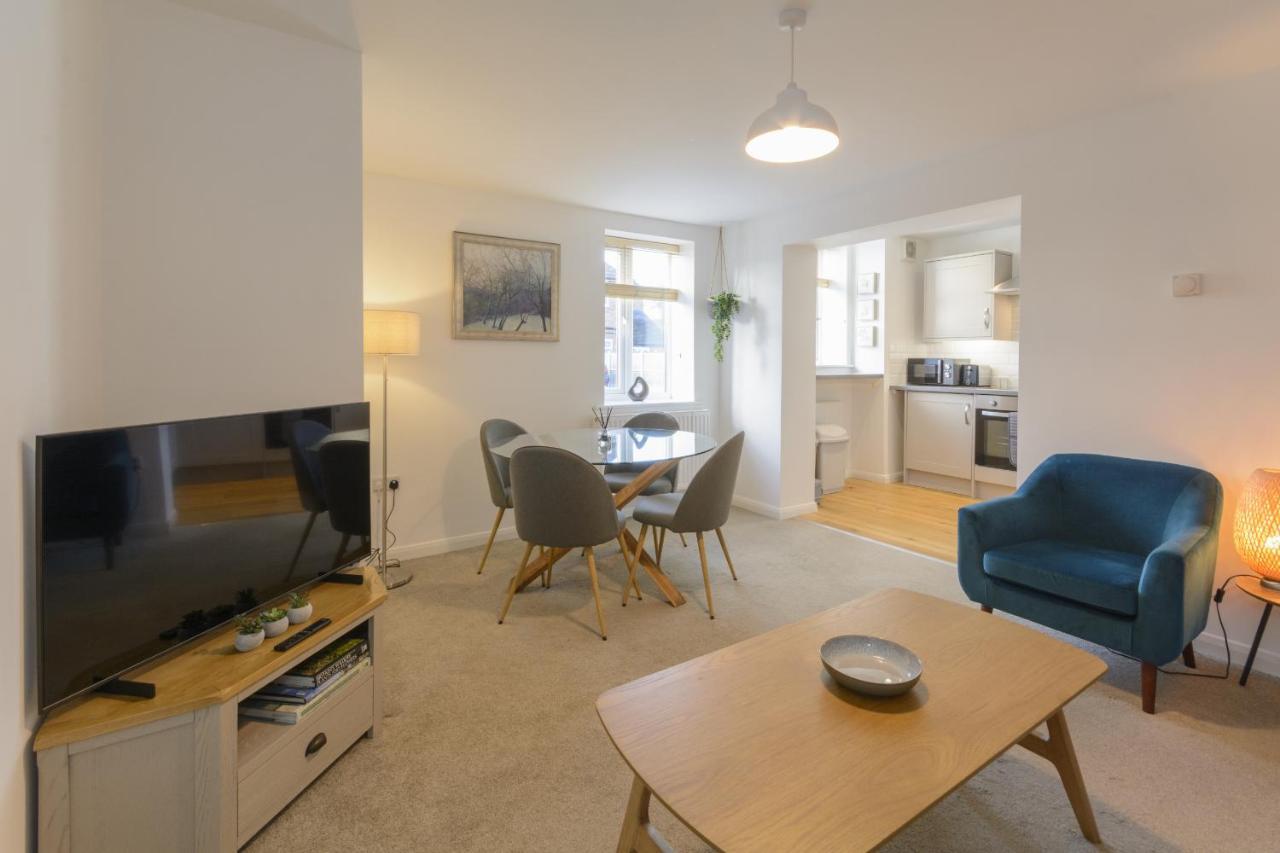Crescent House Apartments Телфорд Номер фото