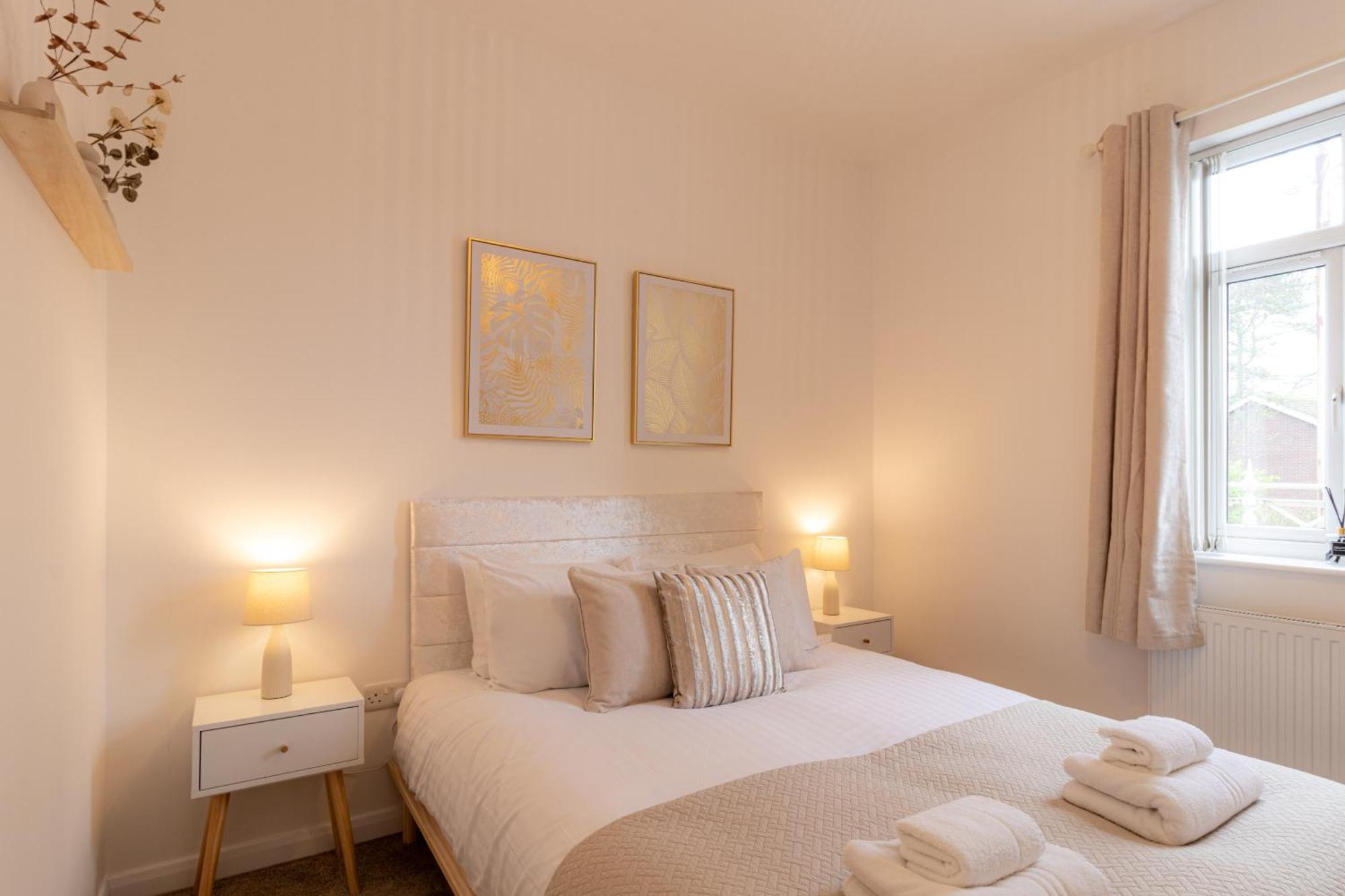 Crescent House Apartments Телфорд Номер фото