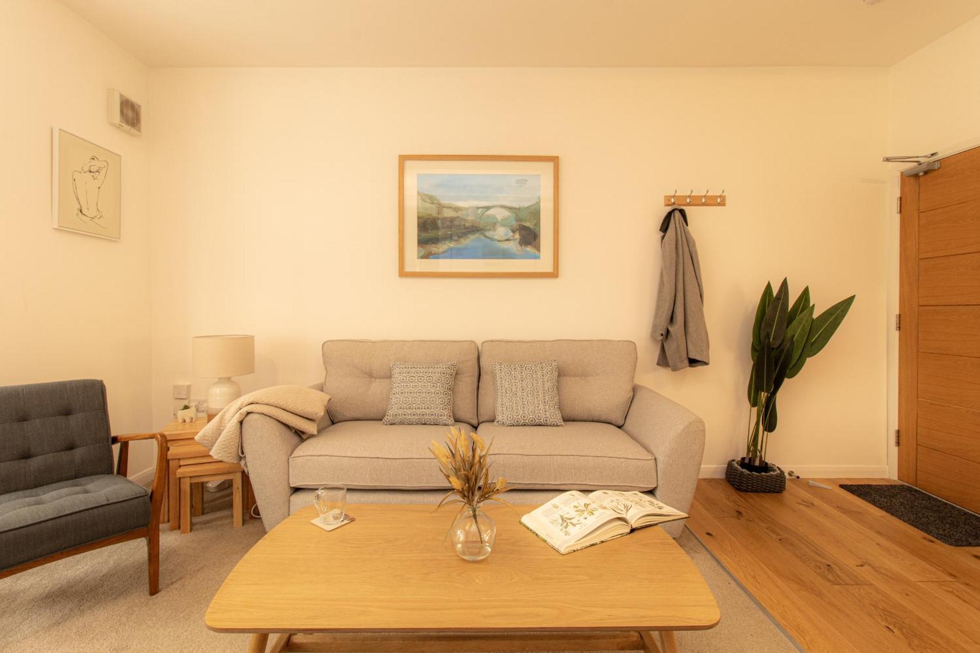 Crescent House Apartments Телфорд Номер фото