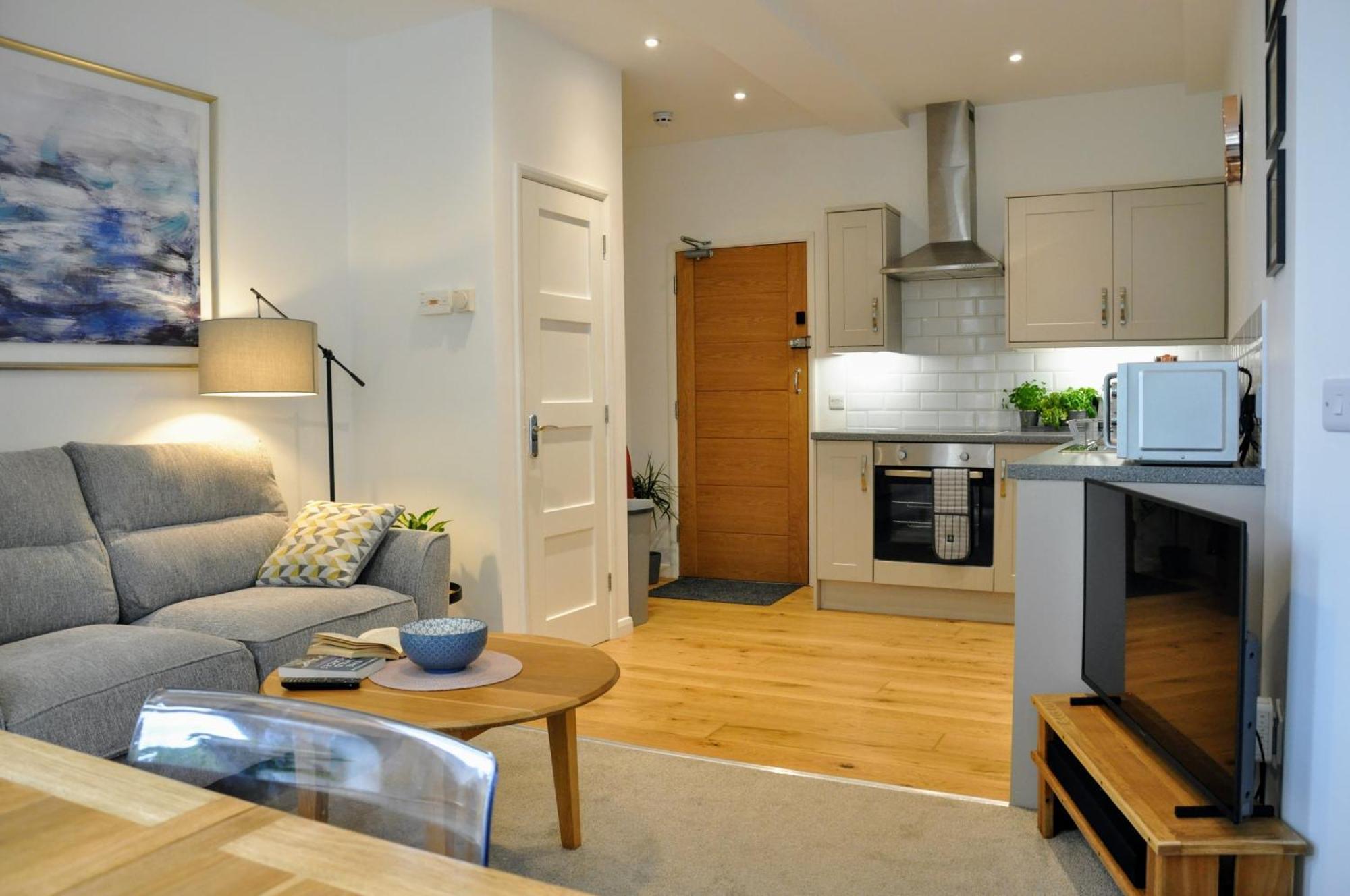 Crescent House Apartments Телфорд Номер фото