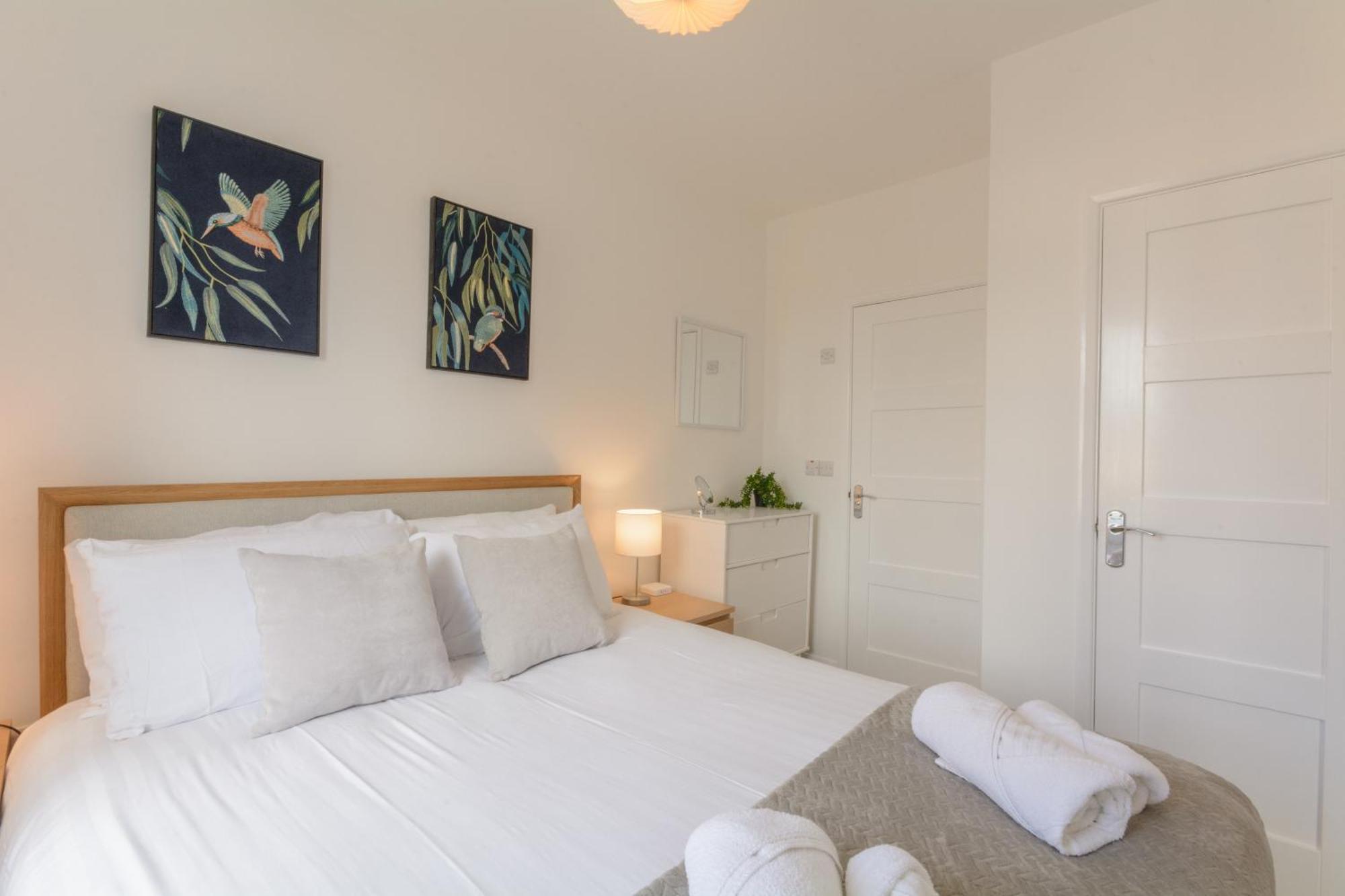 Crescent House Apartments Телфорд Номер фото